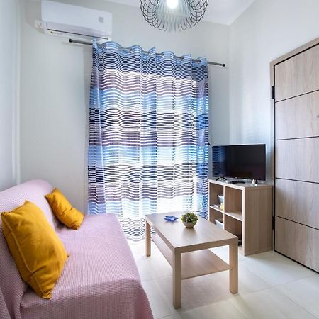 Joyfull Apartment In 피레아스 외부 사진